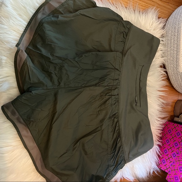 Shorts - Picture 2 of 4